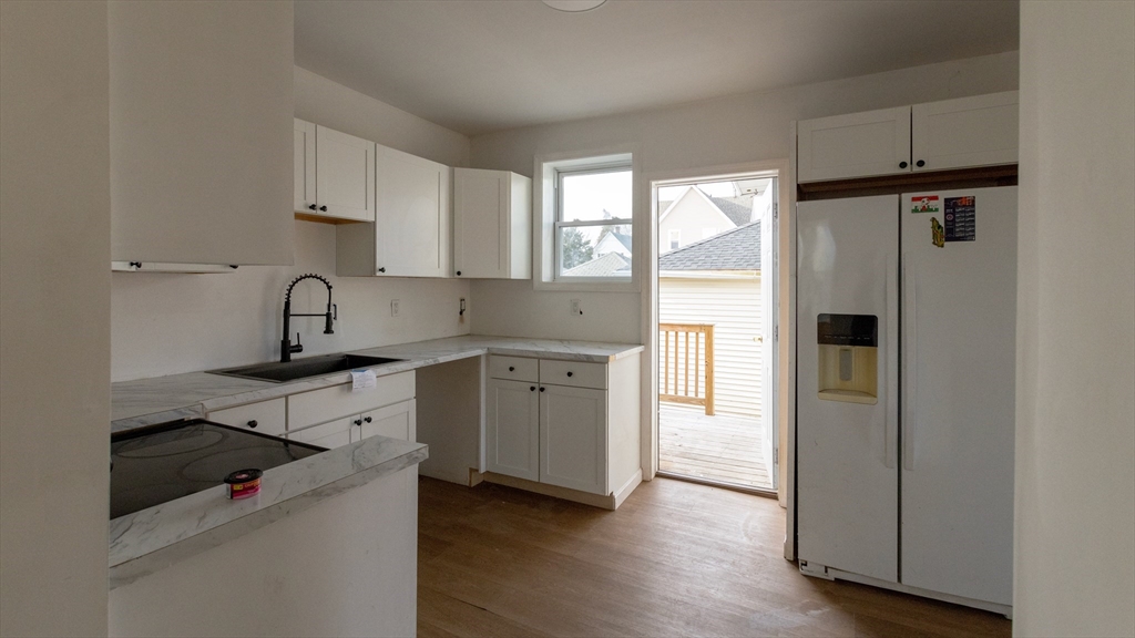 181 Grace St Property Photo 6