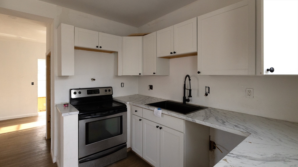 181 Grace St Property Photo 7