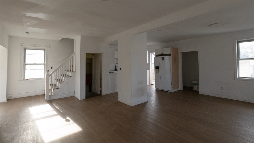 181 Grace St Property Photo 8