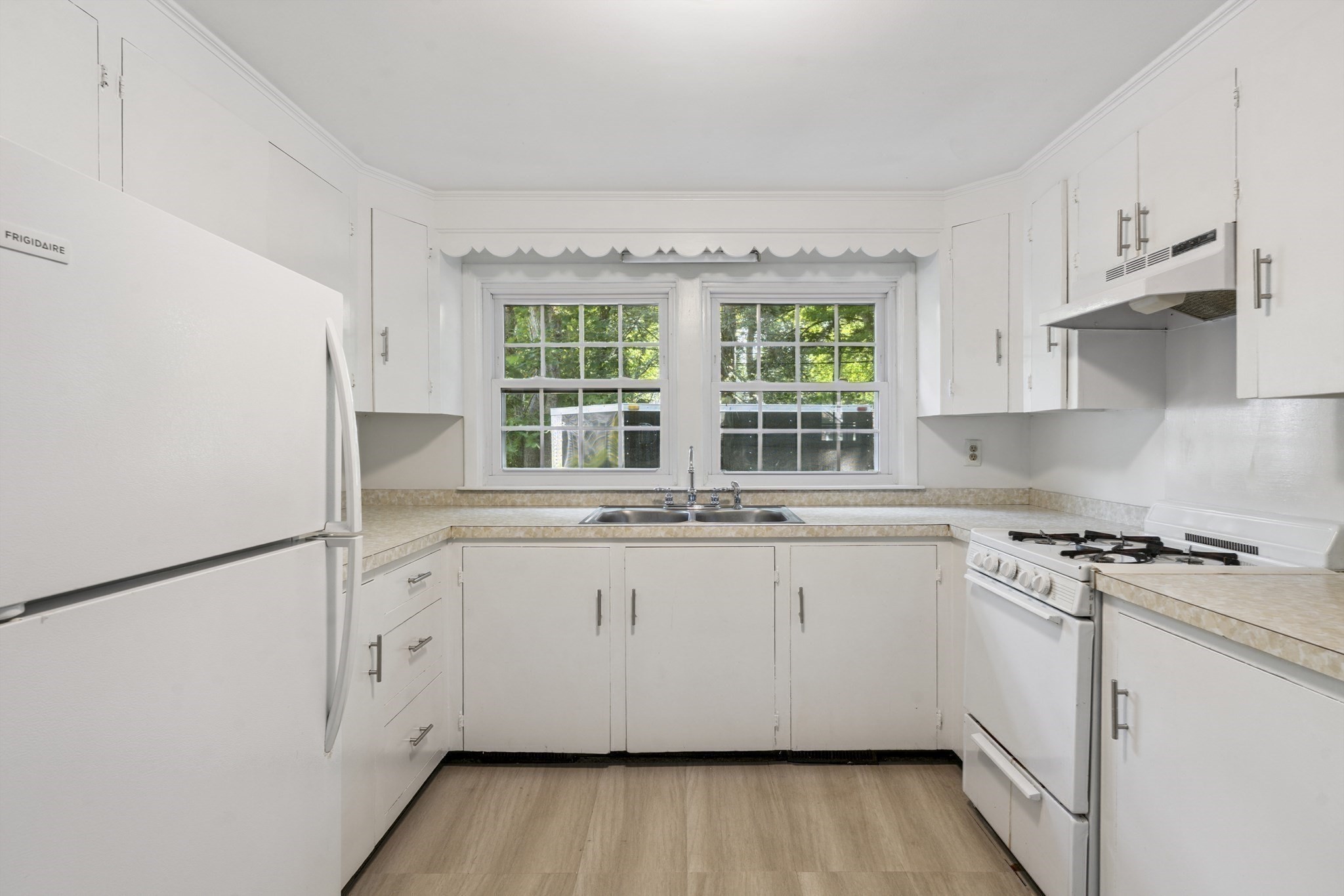 8 Captain's Lane Property Photo 2