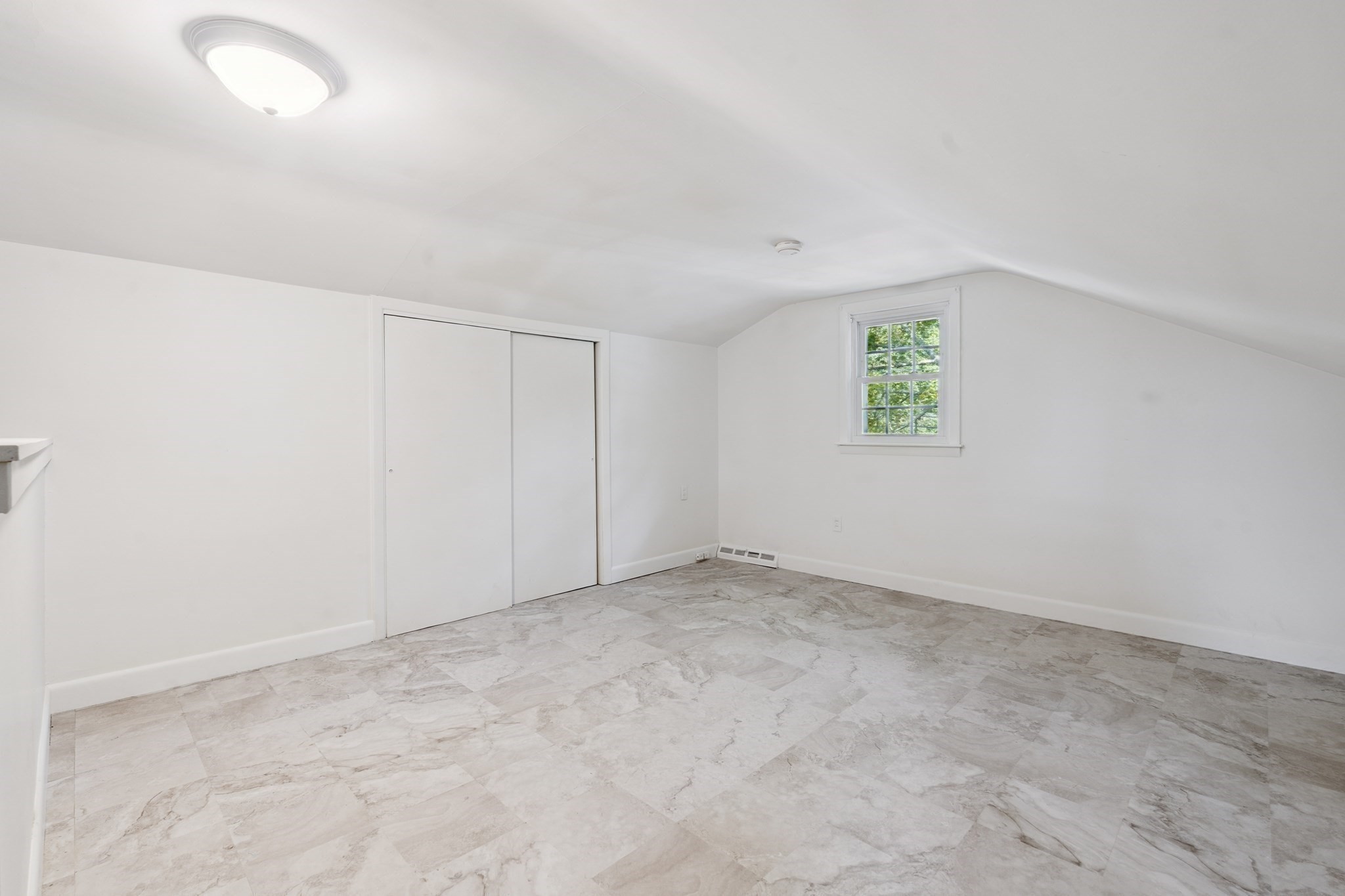 8 Captain's Lane Property Photo 11