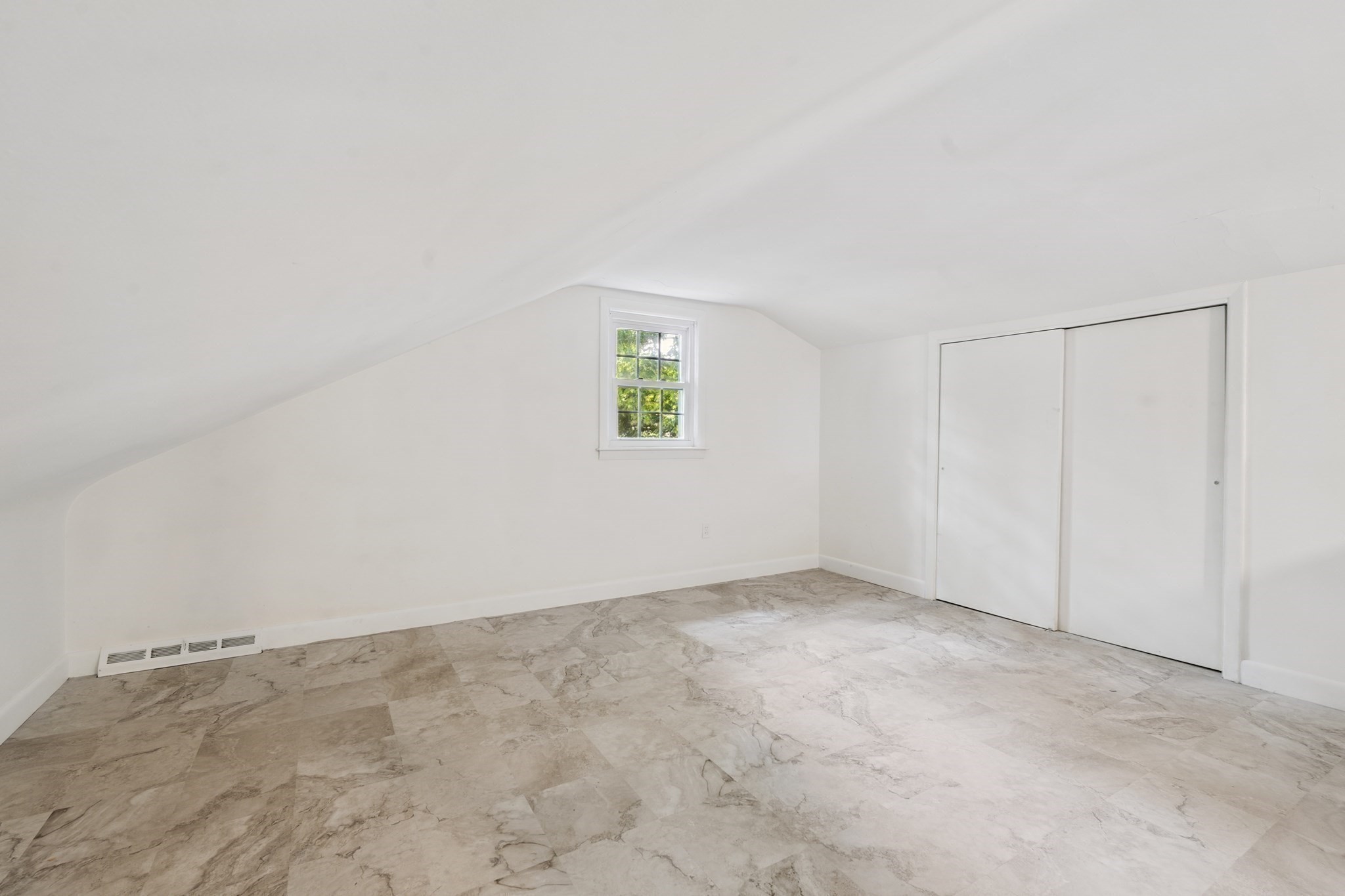 8 Captain's Lane Property Photo 12