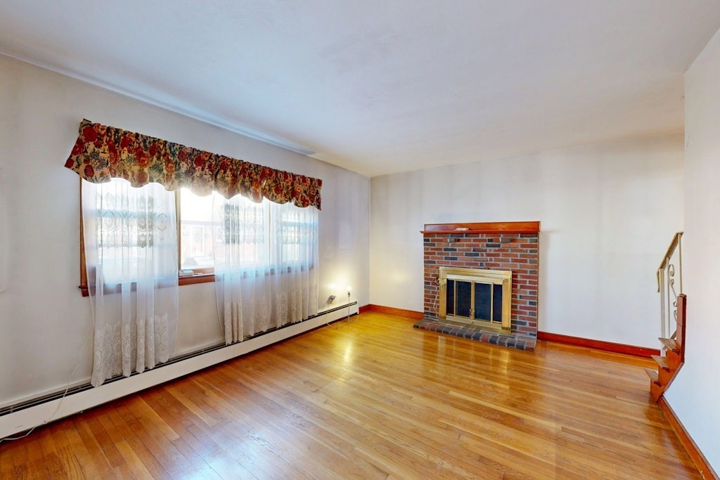 61 Fawndale Rd Property Photo 2