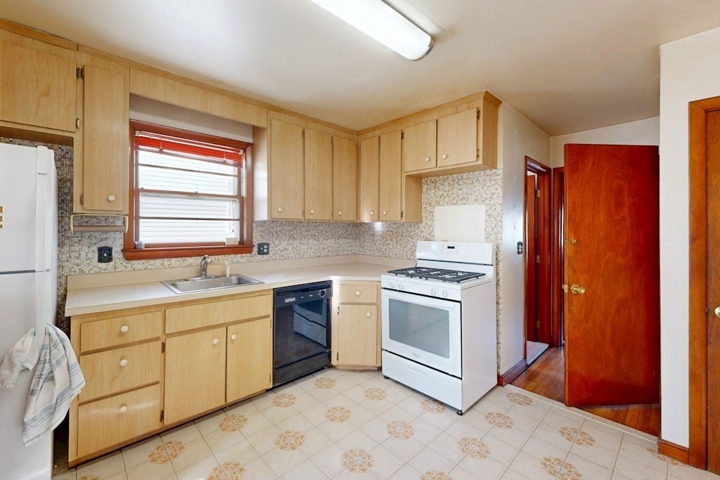 61 Fawndale Rd Property Photo 10