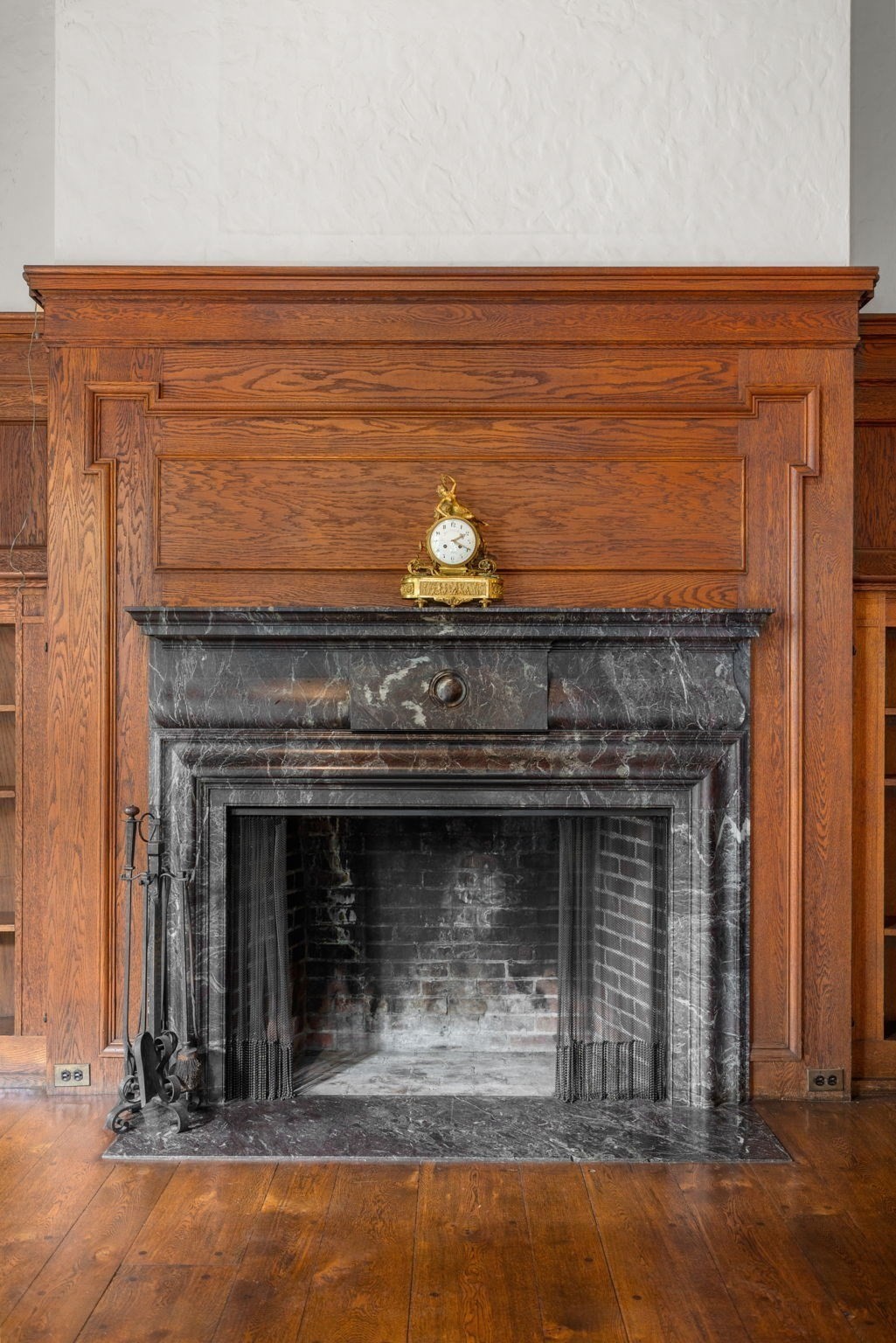 180 Ivy St Property Photo 3