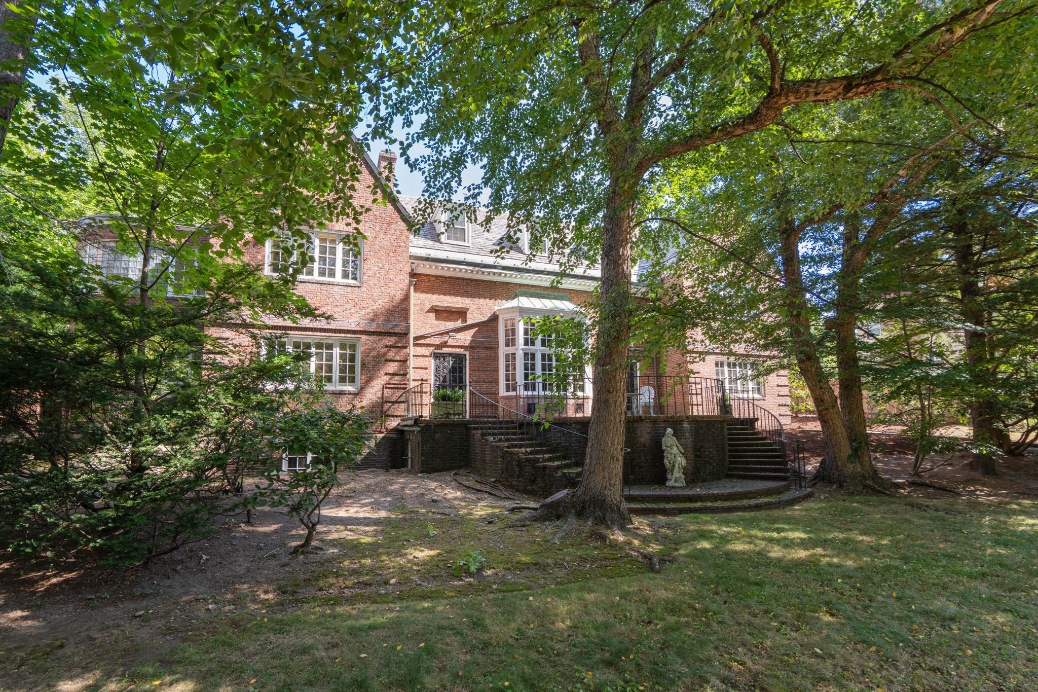 180 Ivy St Property Photo 10