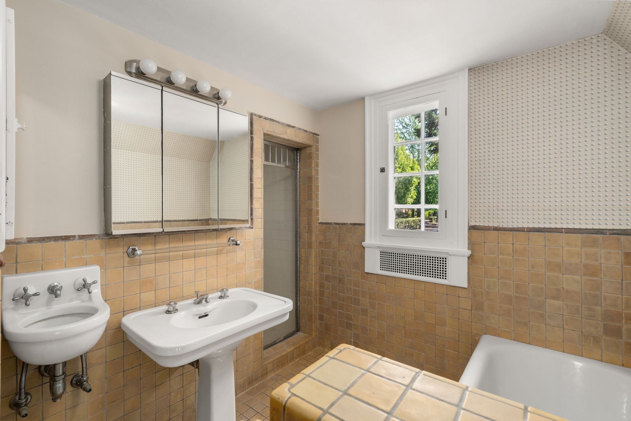 180 Ivy St Property Photo 29