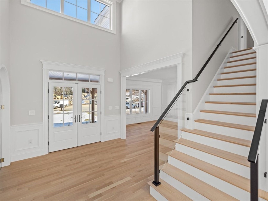 10 Lorenzo Drive Property Photo 3