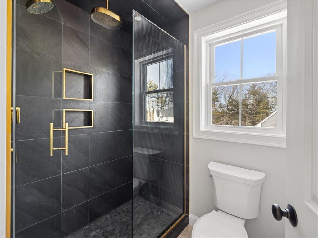 10 Lorenzo Drive Property Photo 19