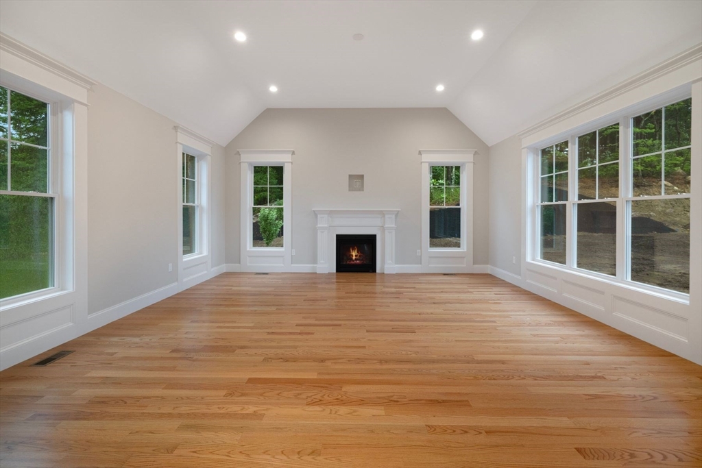 10 Lorenzo Drive Property Photo 23