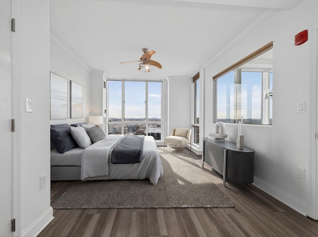 1 Nassau St # 2207 Property Photo 2