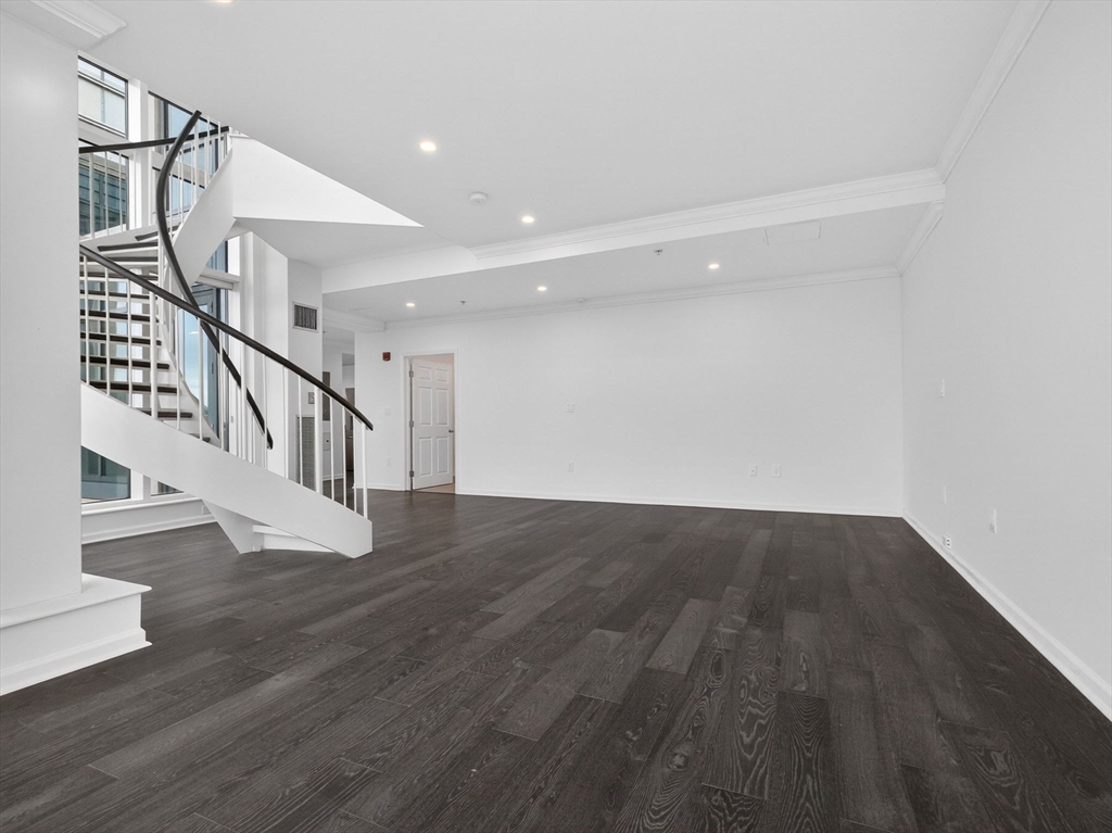 1 Nassau St # 2207 Property Photo 7