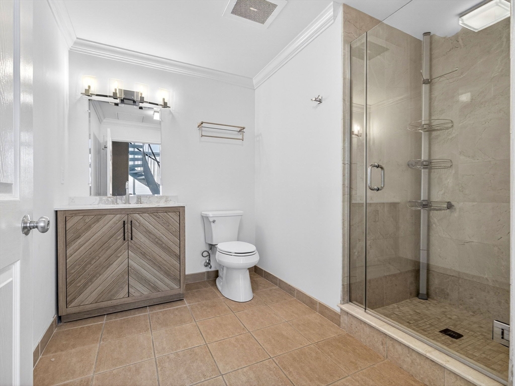 1 Nassau St # 2207 Property Photo 16