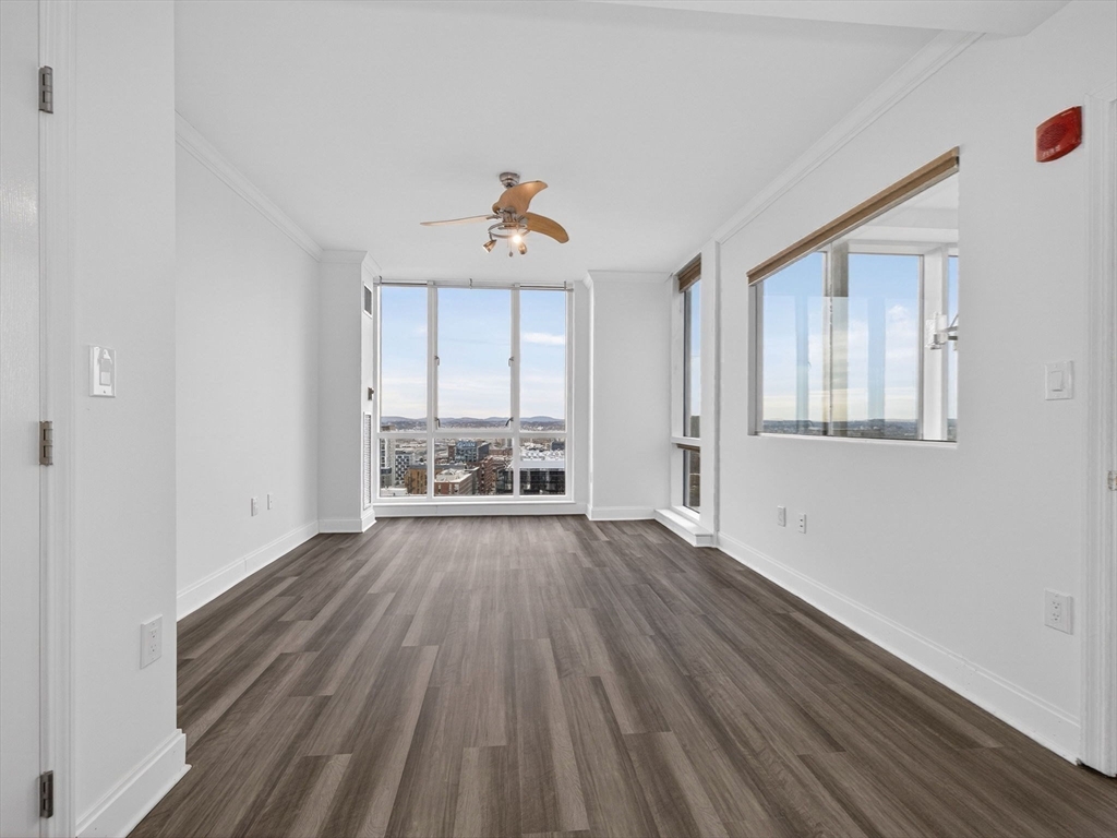 1 Nassau St # 2207 Property Photo 25