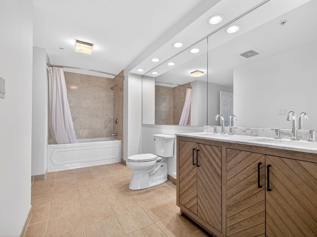 1 Nassau St # 2207 Property Photo 28