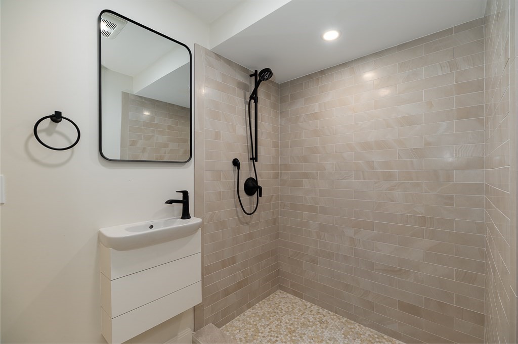 5 Samoset Rd # B Property Photo 31