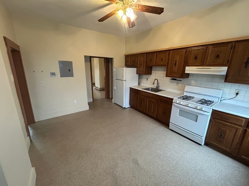122a Spring Street # 3 Property Photo 1