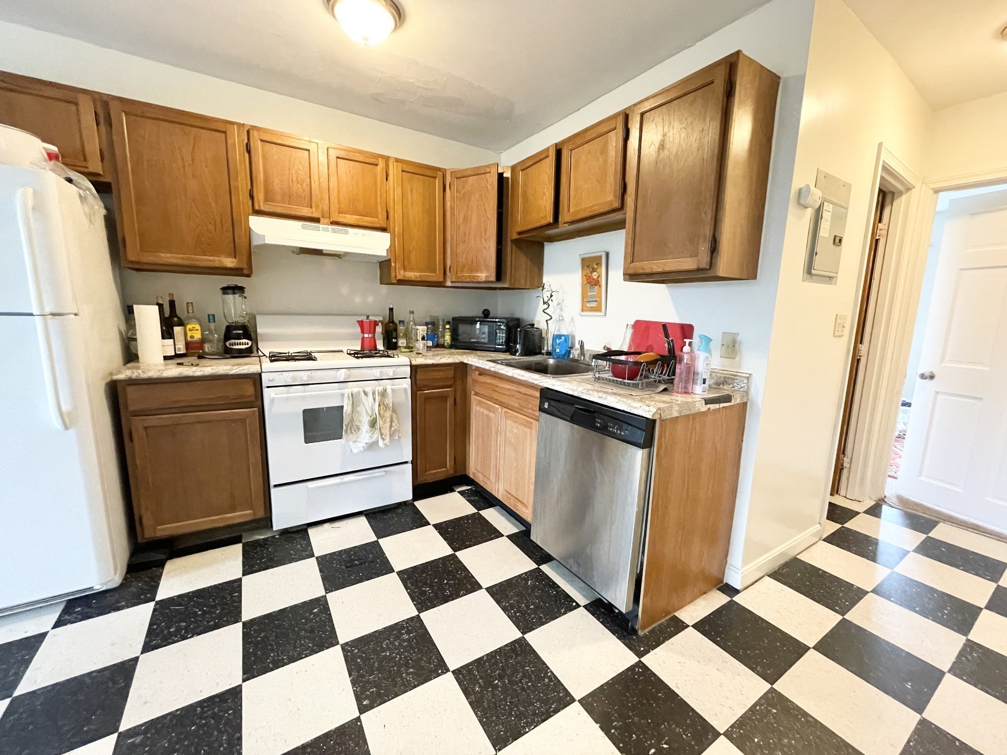 96 Hammond Street # 4 Property Photo 1