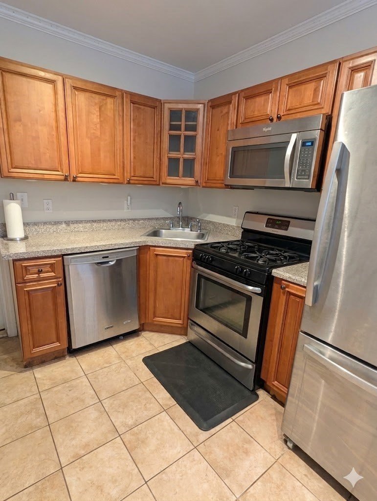 9 Medford # 1 Property Photo 2