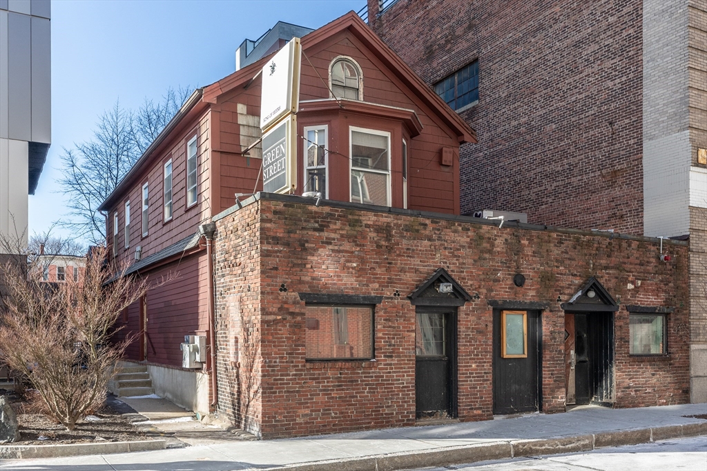 280 Green Street Property Photo 1