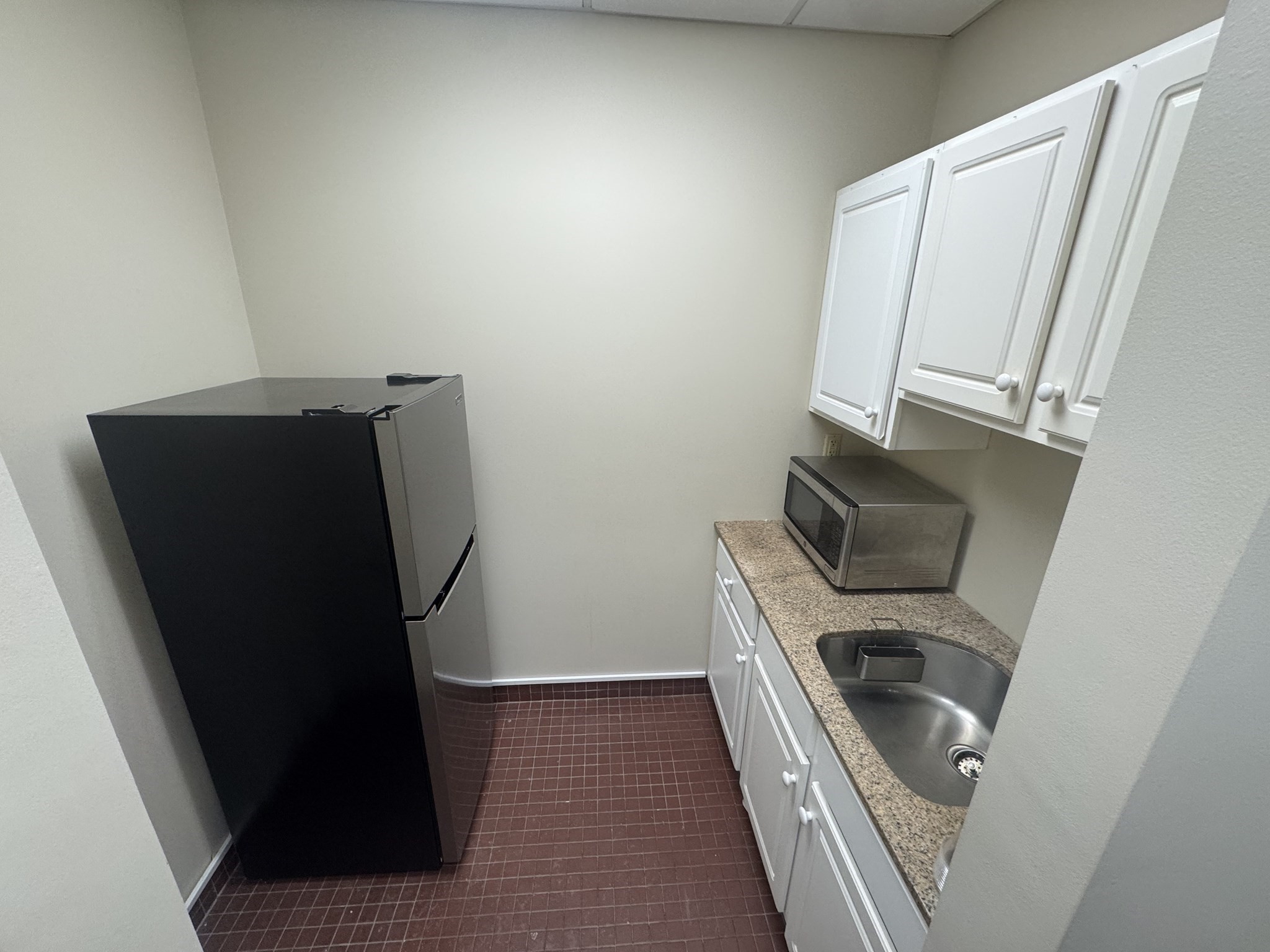 6 Resnik Road # 106 Property Photo 8
