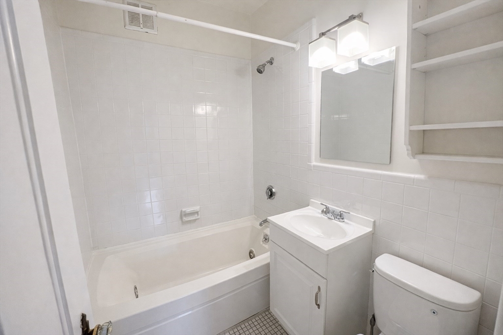 10 Jamaicaway # 23 Property Photo 14