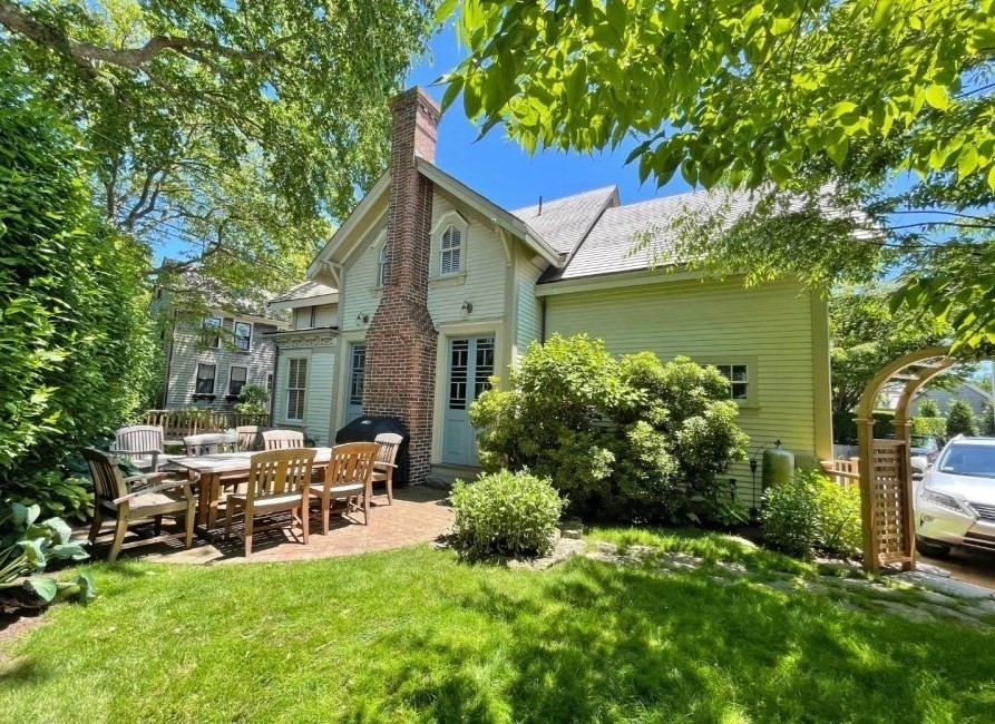 51 Fair St Property Photo 3