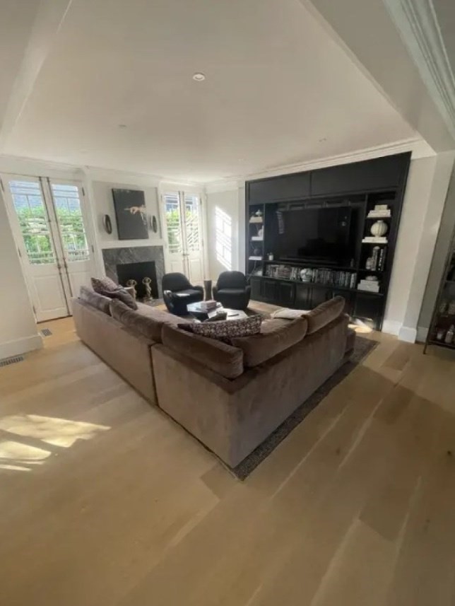 51 Fair St Property Photo 5