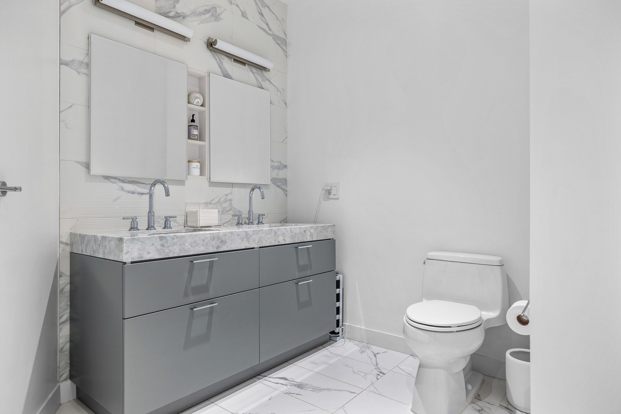 300 Pier 4 Blvd Property Photo 12