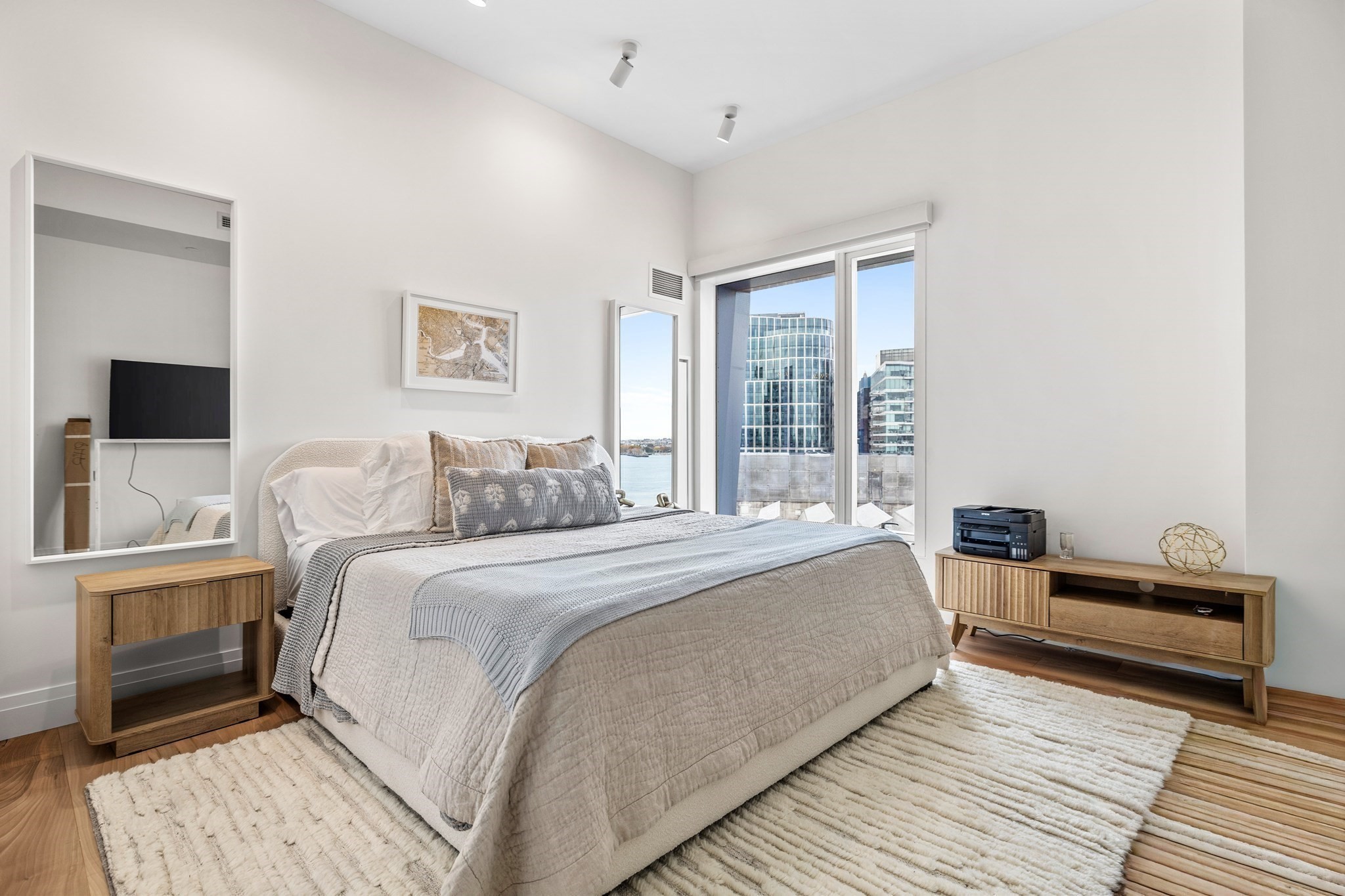 300 Pier 4 Blvd Property Photo 17