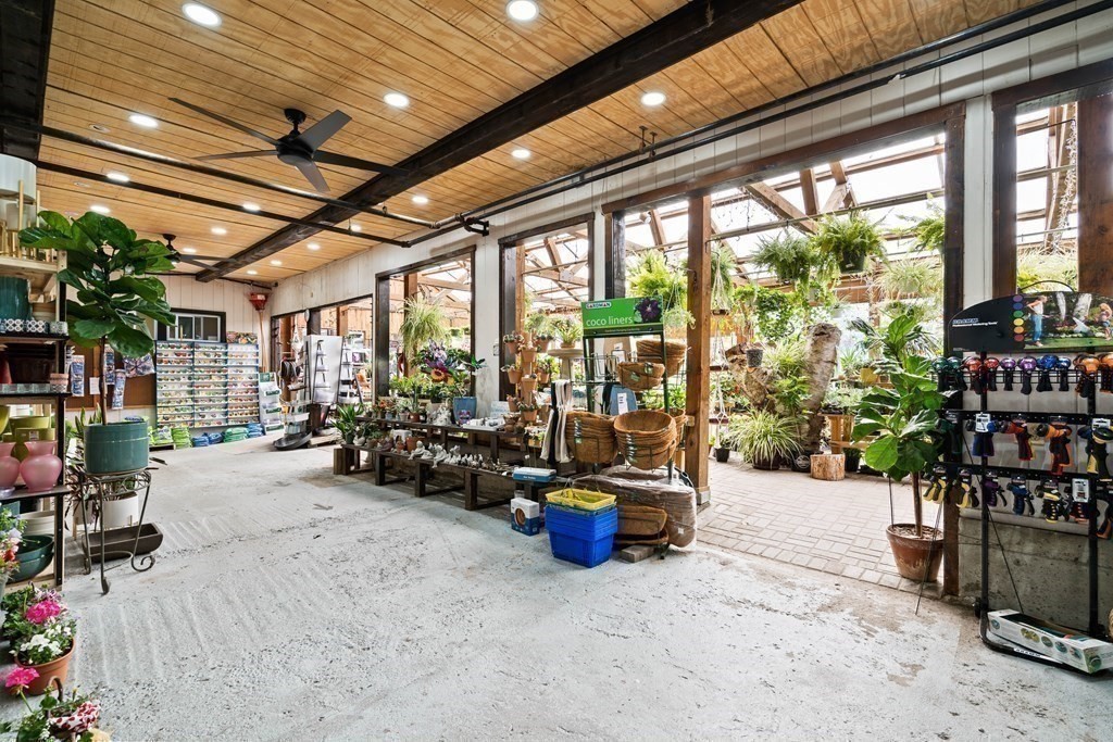 577 Great Rd Property Photo 1