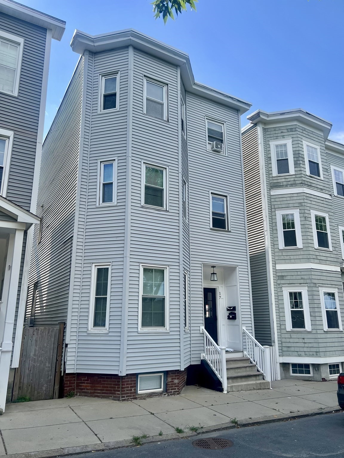 17 M Street Property Photo 1