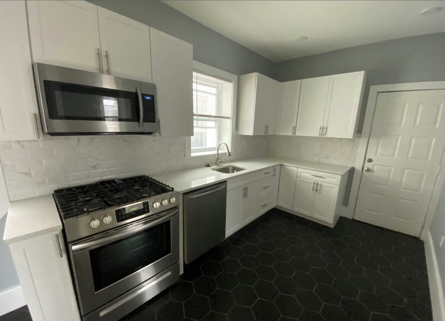 301 Hancock Street # 2 Property Photo 8