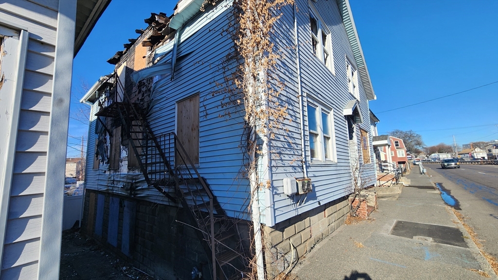 1219 N Shore Rd Property Photo 3