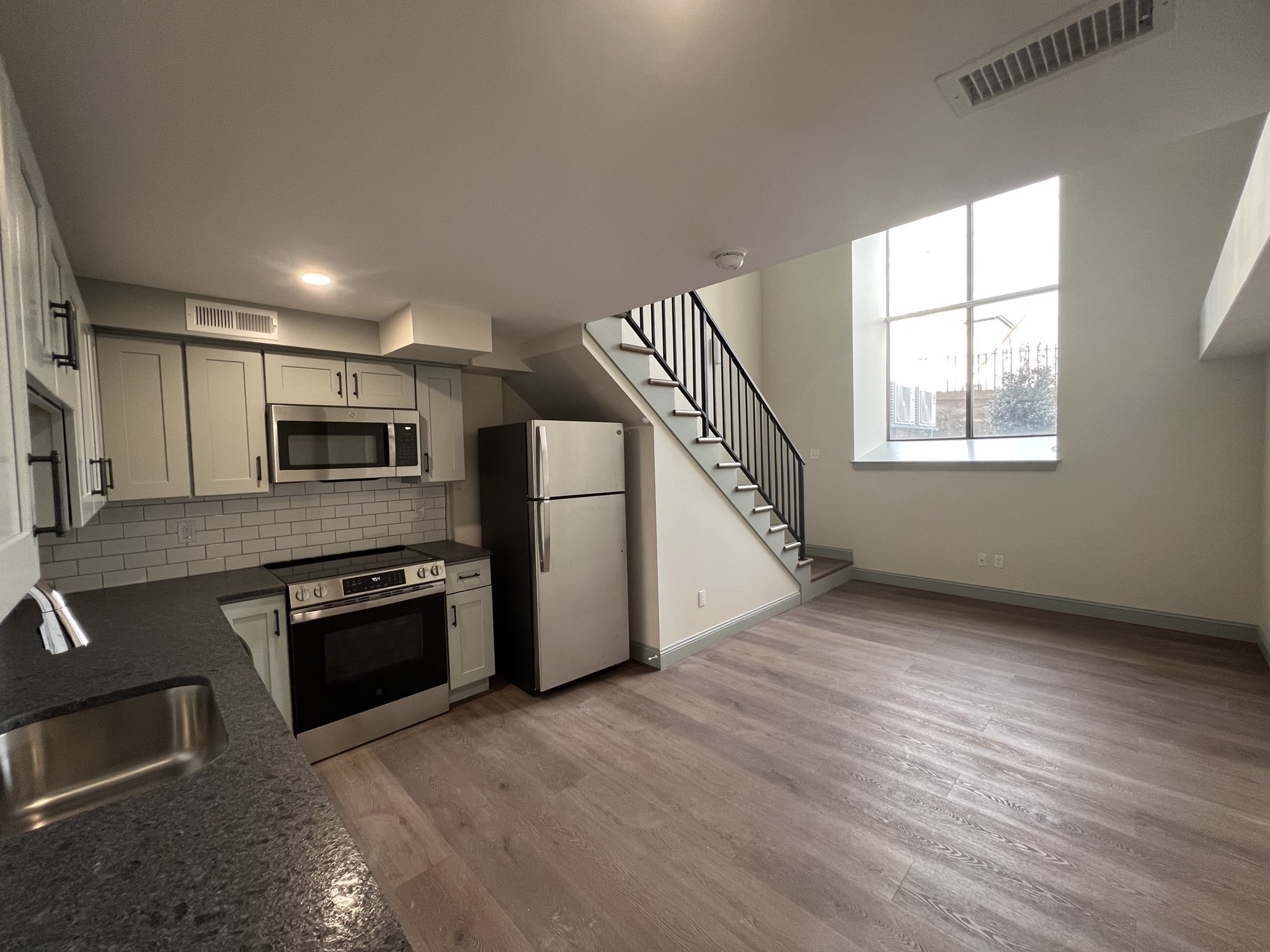 160 Seabury St # 25 Property Photo 1