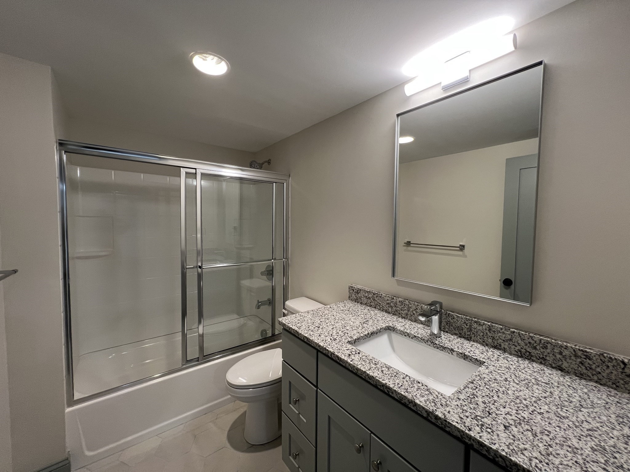160 Seabury St # 25 Property Photo 13