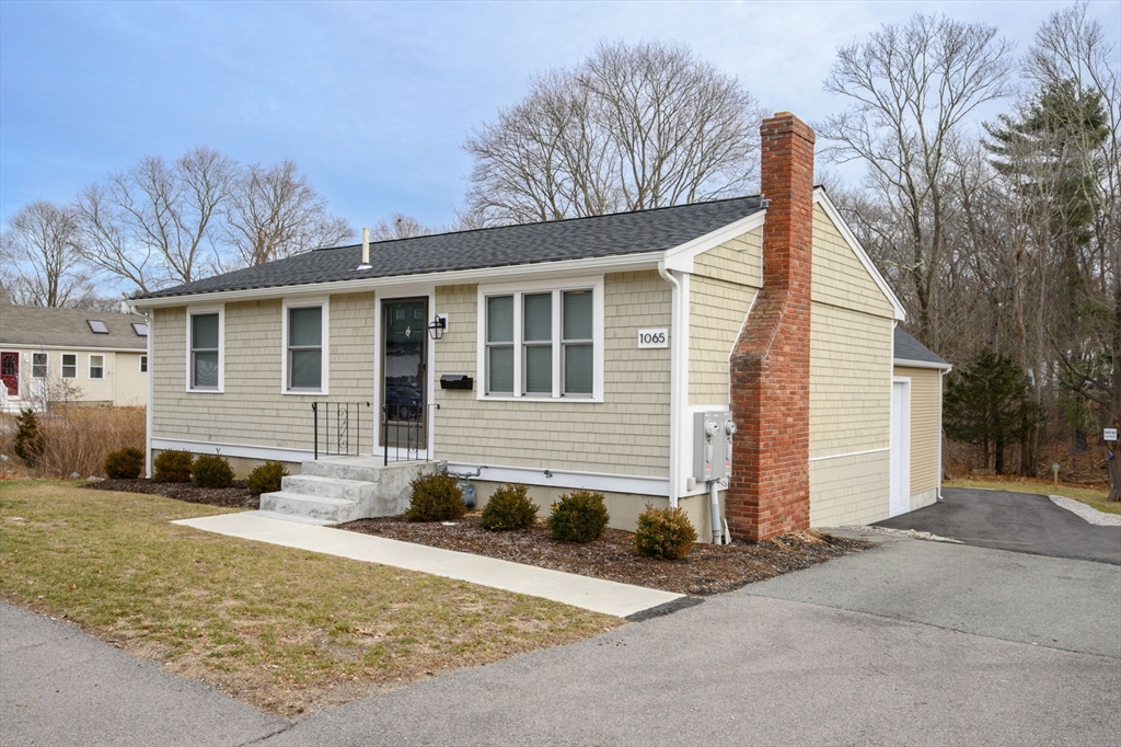 1065 Bedford St Property Photo 1