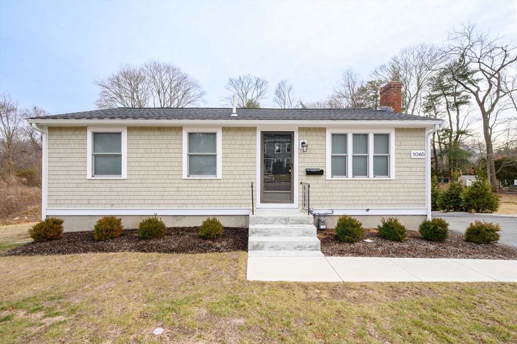 1065 Bedford St Property Photo 2