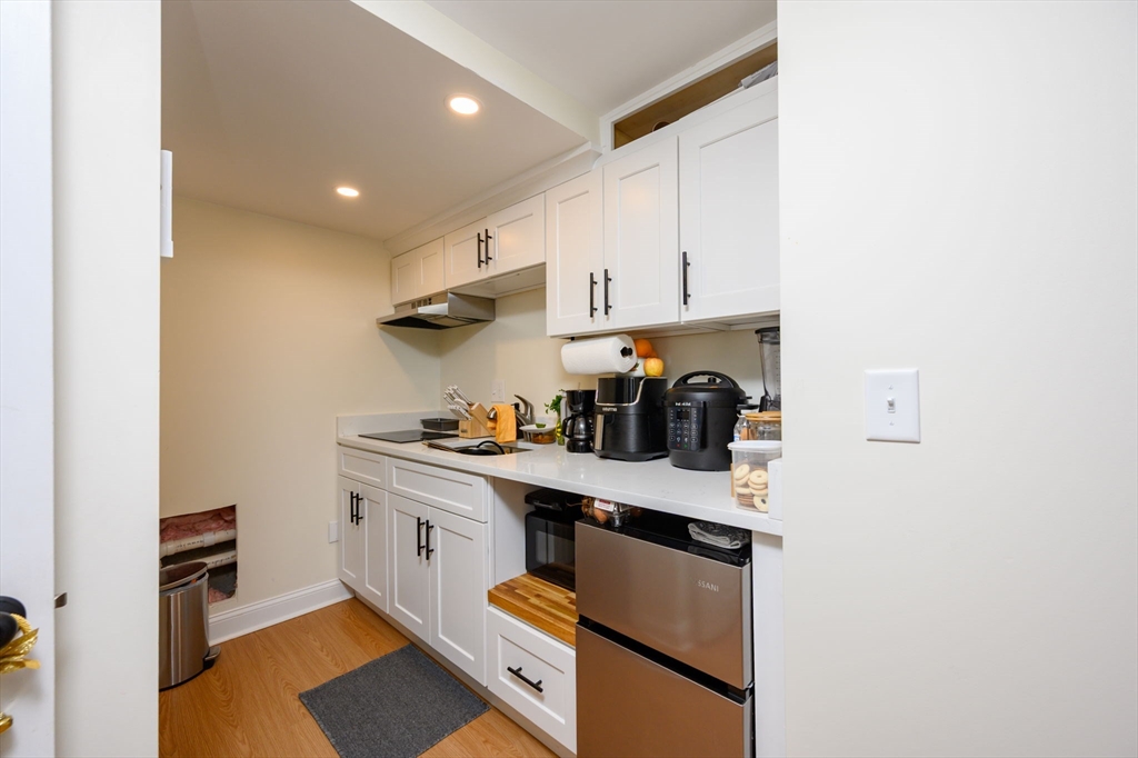 1065 Bedford St Property Photo 13