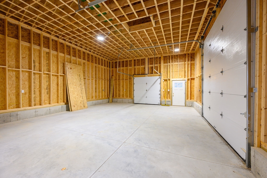 1065 Bedford St Property Photo 18
