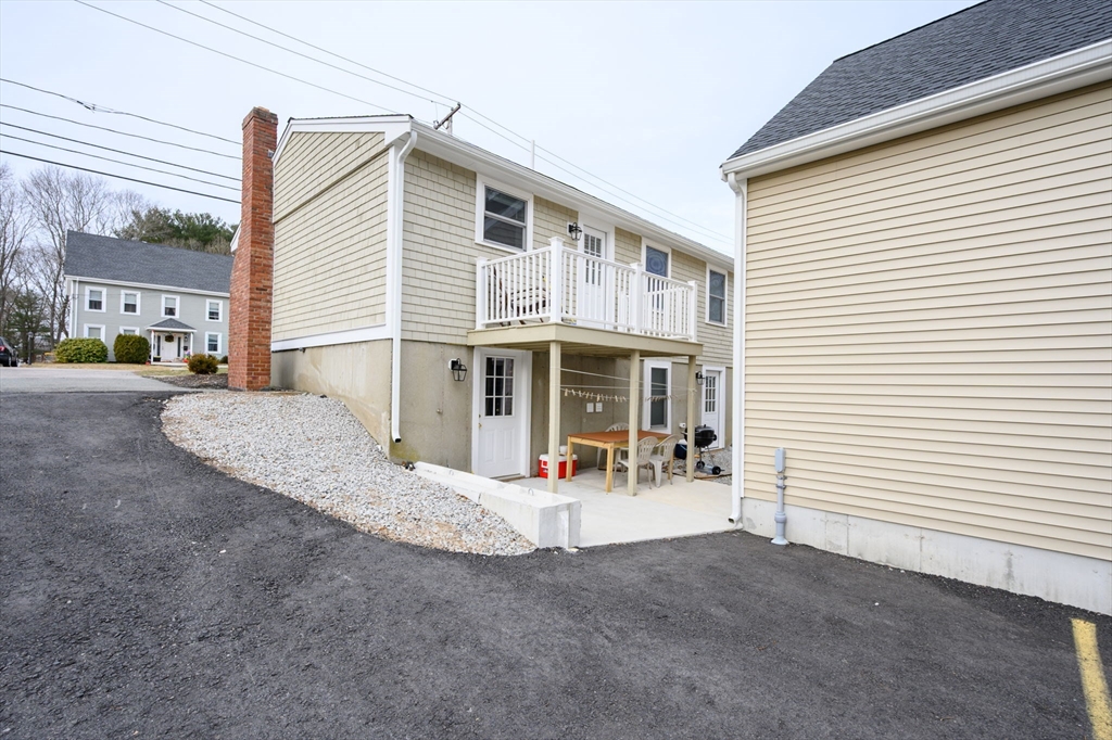 1065 Bedford St Property Photo 22