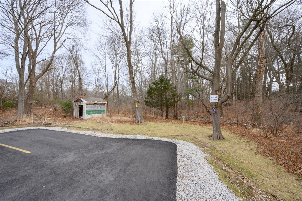 1065 Bedford St Property Photo 24