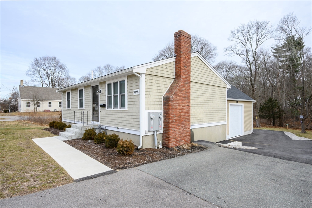 1065 Bedford St Property Photo 25
