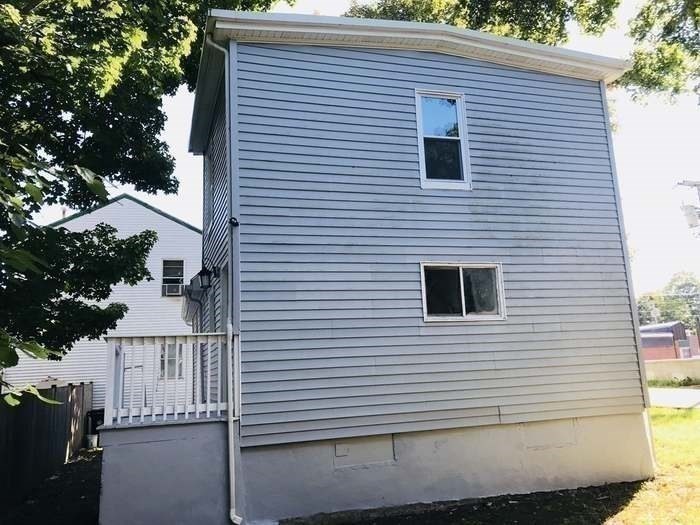 18 Lawrence St Property Photo 9