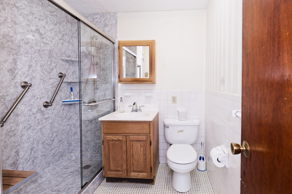 39 Pleasant St # B4 Property Photo 16