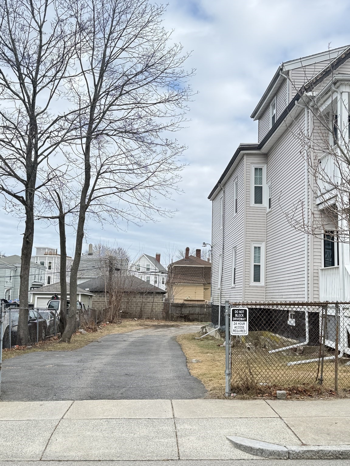 60 Thetford Ave Property Photo 6