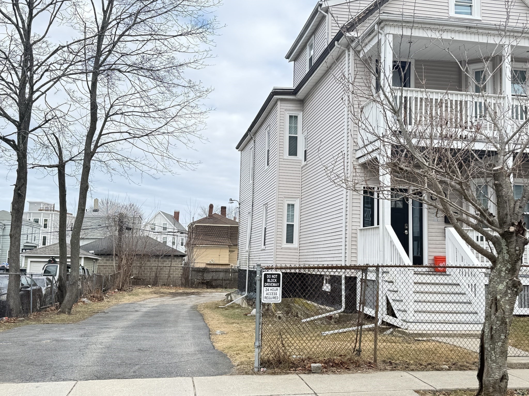 60 Thetford Ave Property Photo 7