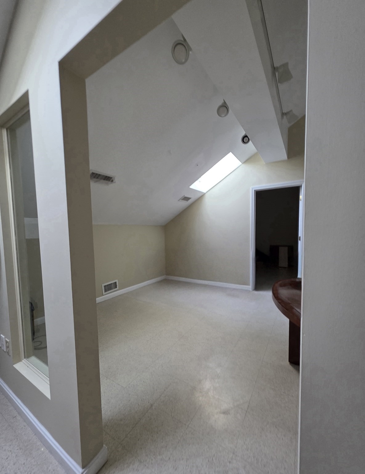92 High Street Property Photo 25