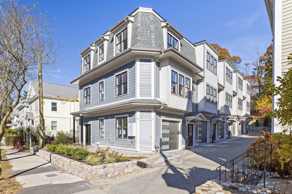 143 Tremont St # D Property Photo 1