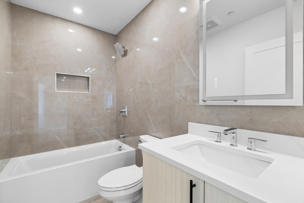 143 Tremont St # D Property Photo 10